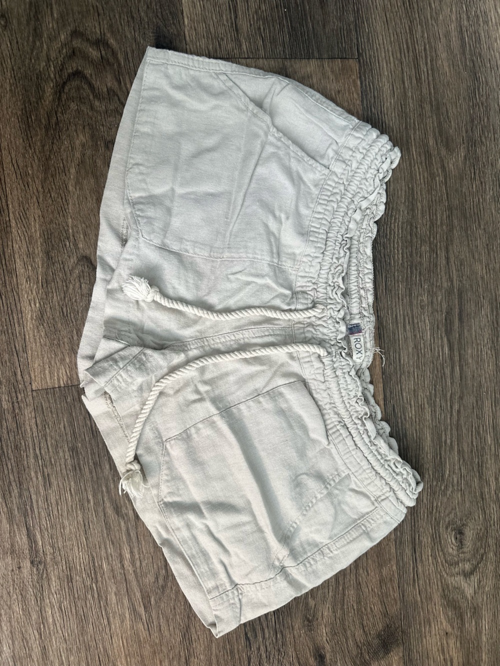 Roxy Women’s Cream Elastic Waist Drawstring Shorts